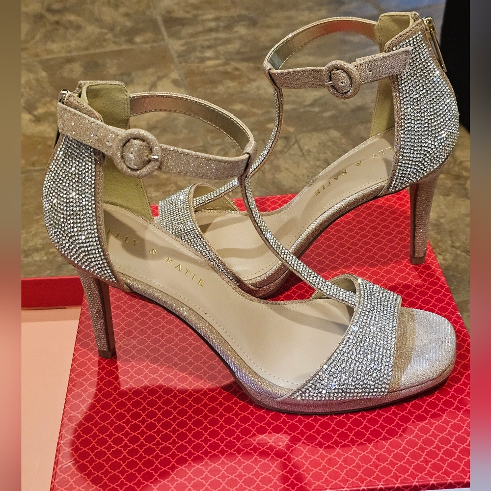 Kelly & Katie Glittering Silver and Gold Heels Size 8.5 - Picture 4 of 12